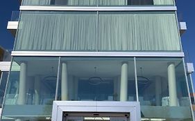 Hotel Commodore